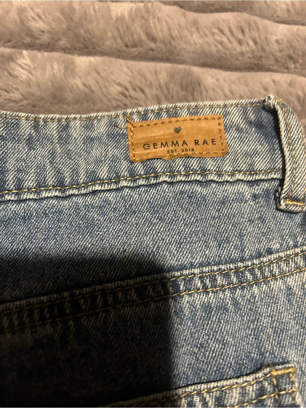 Gemma Rae mid-rise, wide-leg, non-stretch (with star Patch’s) denim jeans - Picture 10 of 10